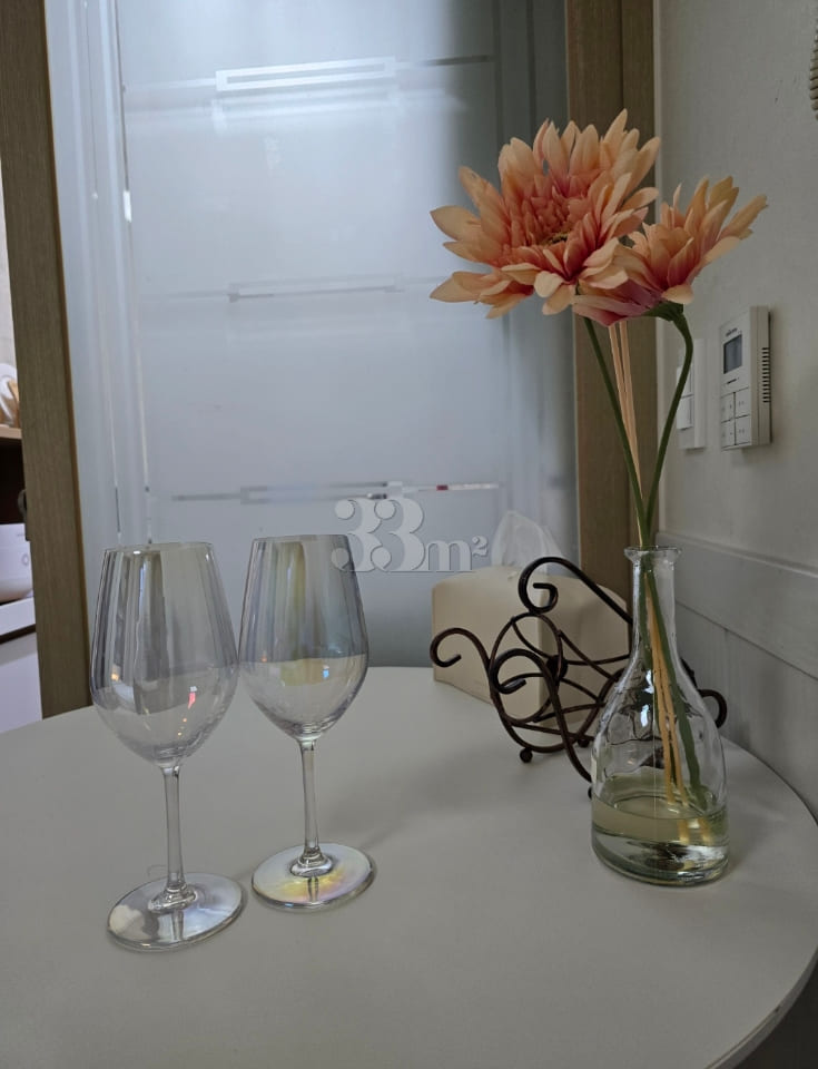 Pretty white room near Daiso 9th image