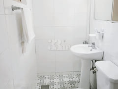 Clean studio apartment near the station 25 9th image