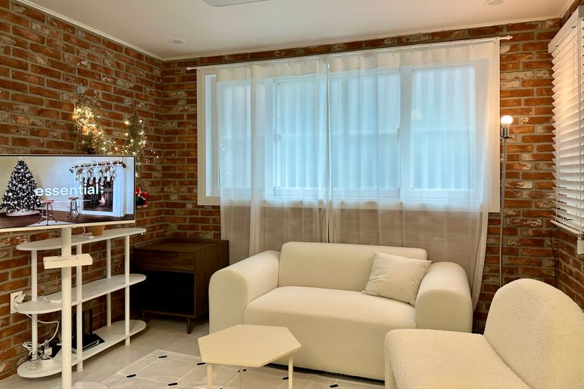 #23 홍대 3룸 4인 0번째 이미지