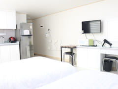 4-person room E, 5-minute walk from the subwa 1th image