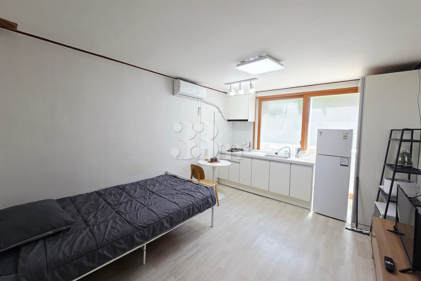 Studio with convenient parking 🏠 Unit 203 4th image