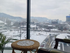 Luxury Room with Park View and Floor-to-Ceili 12th image