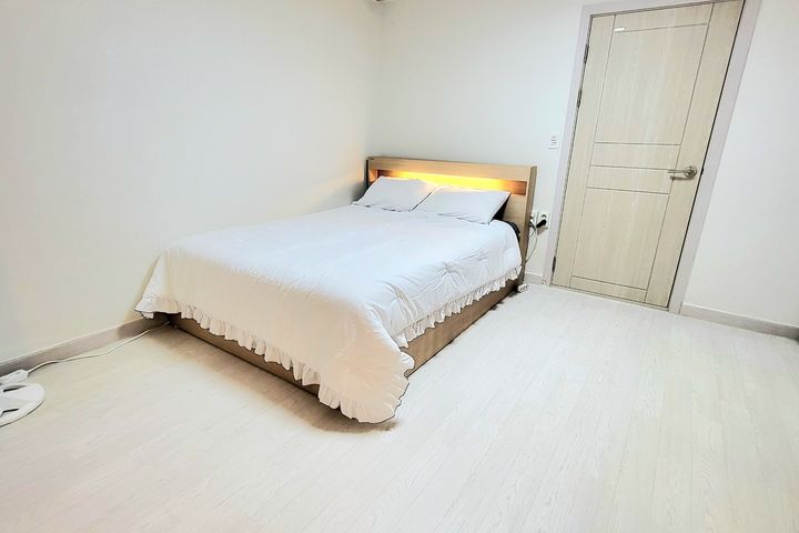 Woojung Innovation City Queen Bed Bumtae B 2th image