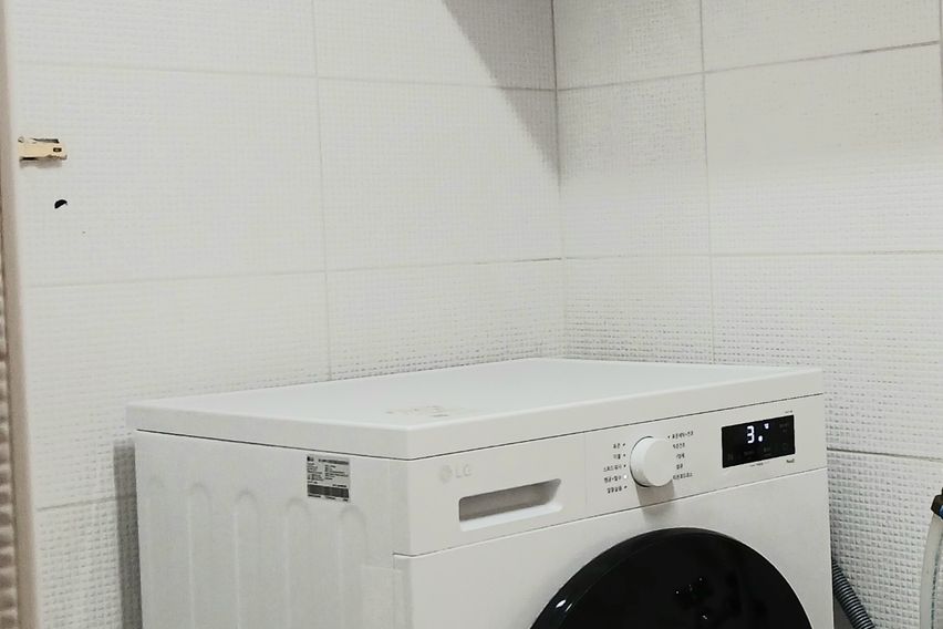 A spacious 17-pyeong house with a large room 13th image