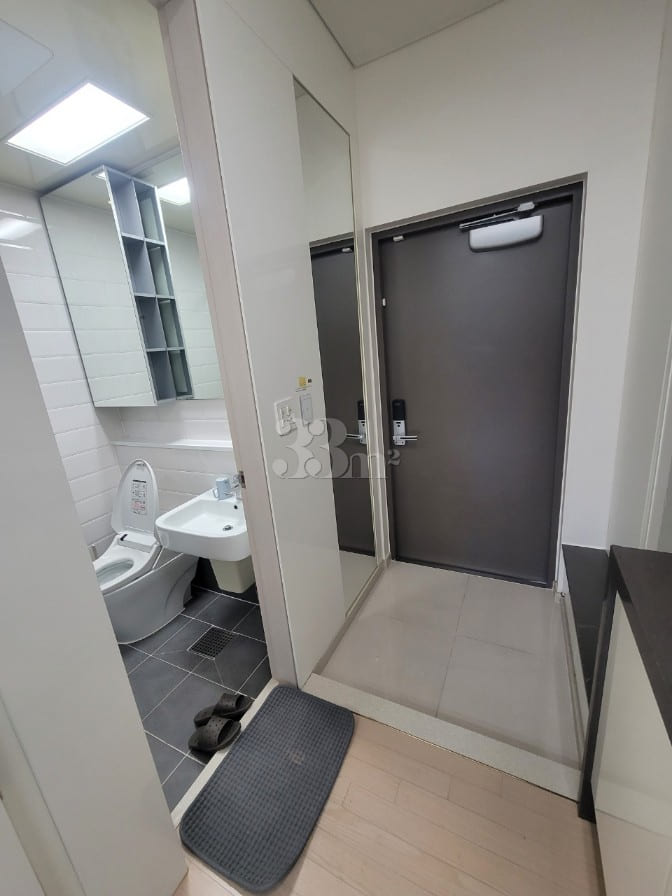 ♥️ Neat room just 1 minute from Gangnam Stati 18th image