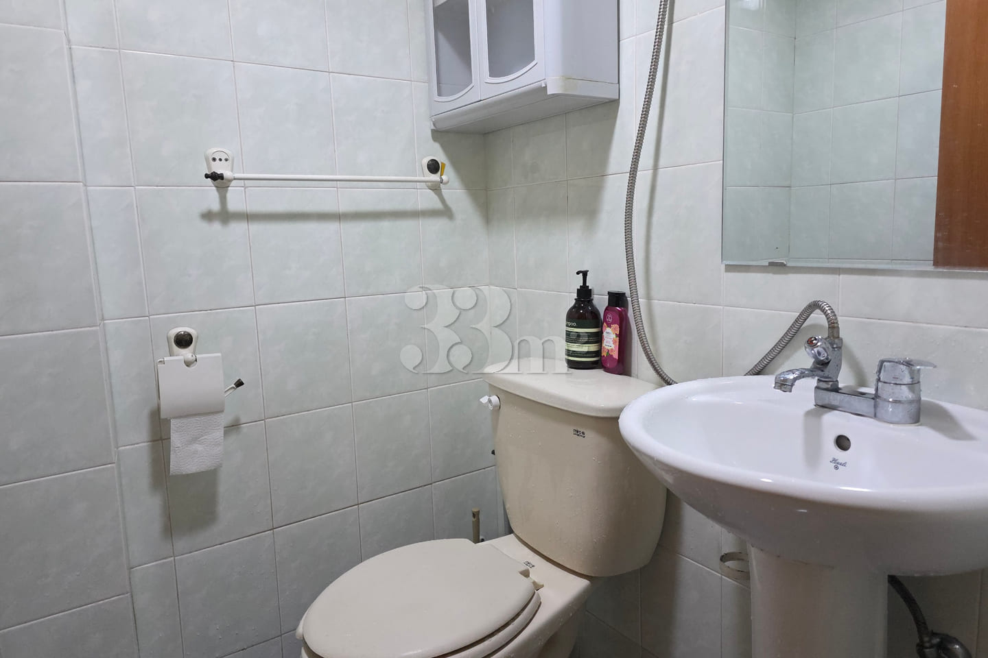 Room 401 4th image