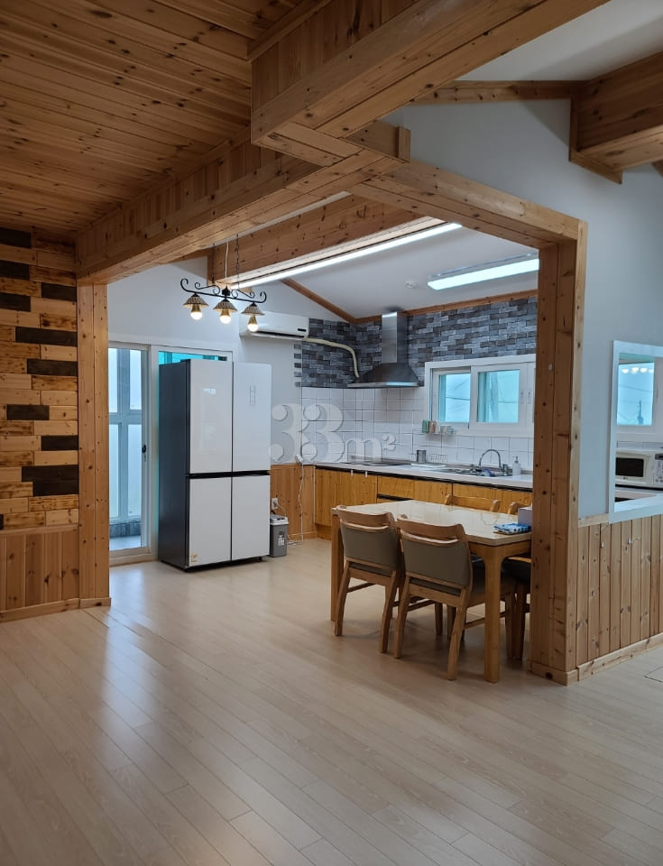 Two-room unit with an ocean view in Aewol, Je 0th image