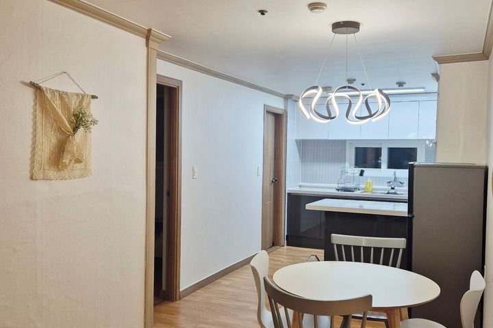 A spacious and comfortable space 5th image