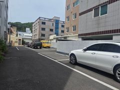 The tong 19번째 이미지
