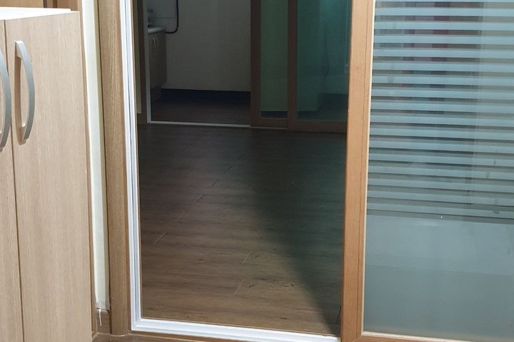 Room 203 8th image