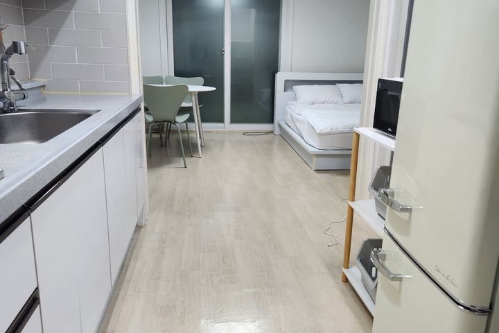 Apartments near Bucheon City Hall in Sinjung- 7th image