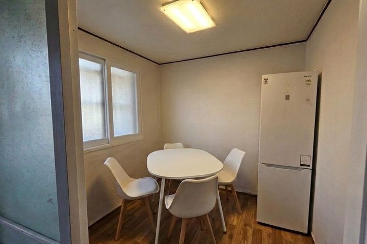 Bright, south-facing 3-room unit in Ilsan-don 5th image