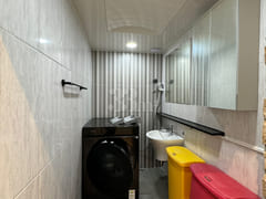 Room 502 7th image