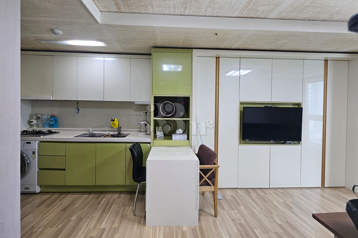 Shooting Star House, 9th floor 5th image