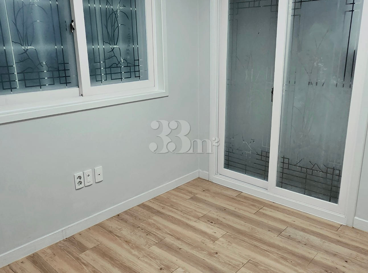 Two-room unit with a living area; short-term 5th image