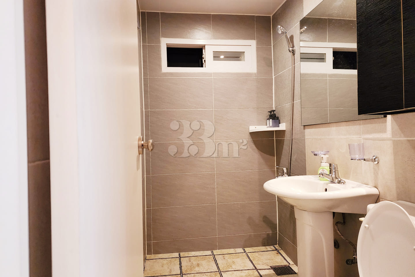 Cozy and pretty studio apartment 4th image