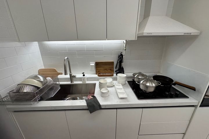 Brand-new two-room unit, parking available. 15th image
