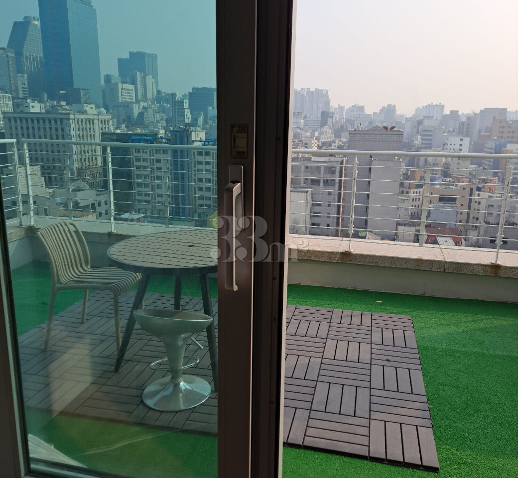 Cozy and bright house near Gangnam Station 4th image