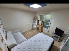 Clean accommodation with convenient transport 2th image