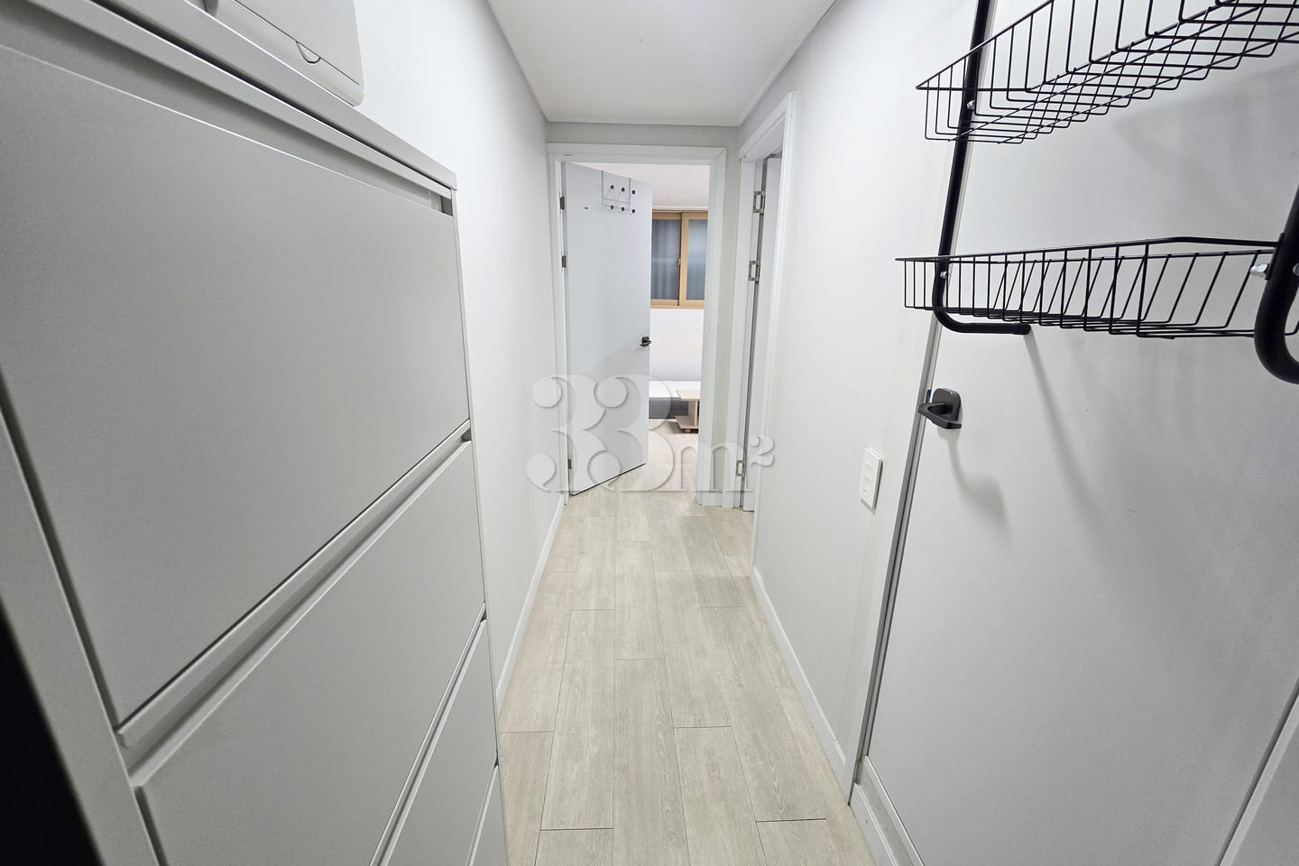 Newly remodeled 2-room apartment 7th image