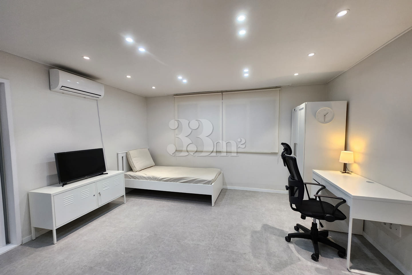Bright, quiet, and spacious studio apartment 6th image
