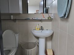 Male student looking for a studio apartment n 11th image