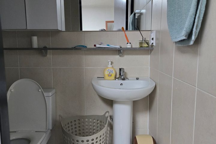 Male student looking for a studio apartment n 11th image