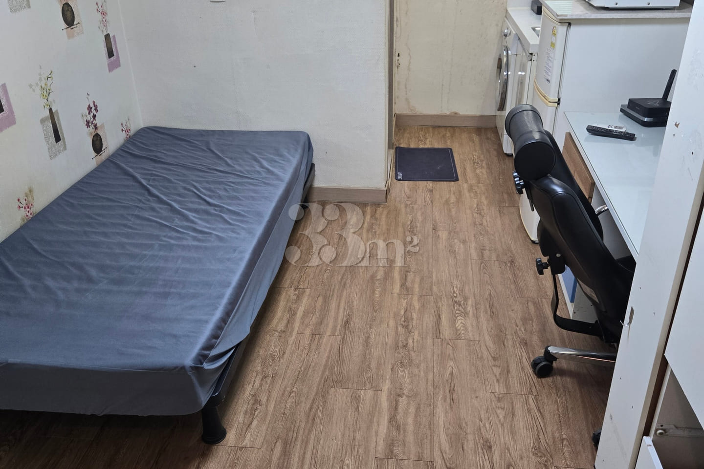 Unit 406, available for immediate move-in. 0th image