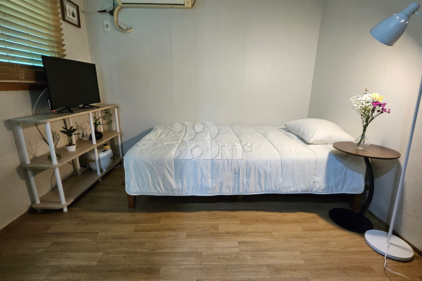 Quiet and clean studio apartment in Sinan-don 2th image