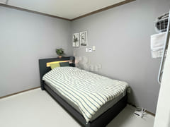 Clean studio apartment on the 2nd floor 4th image