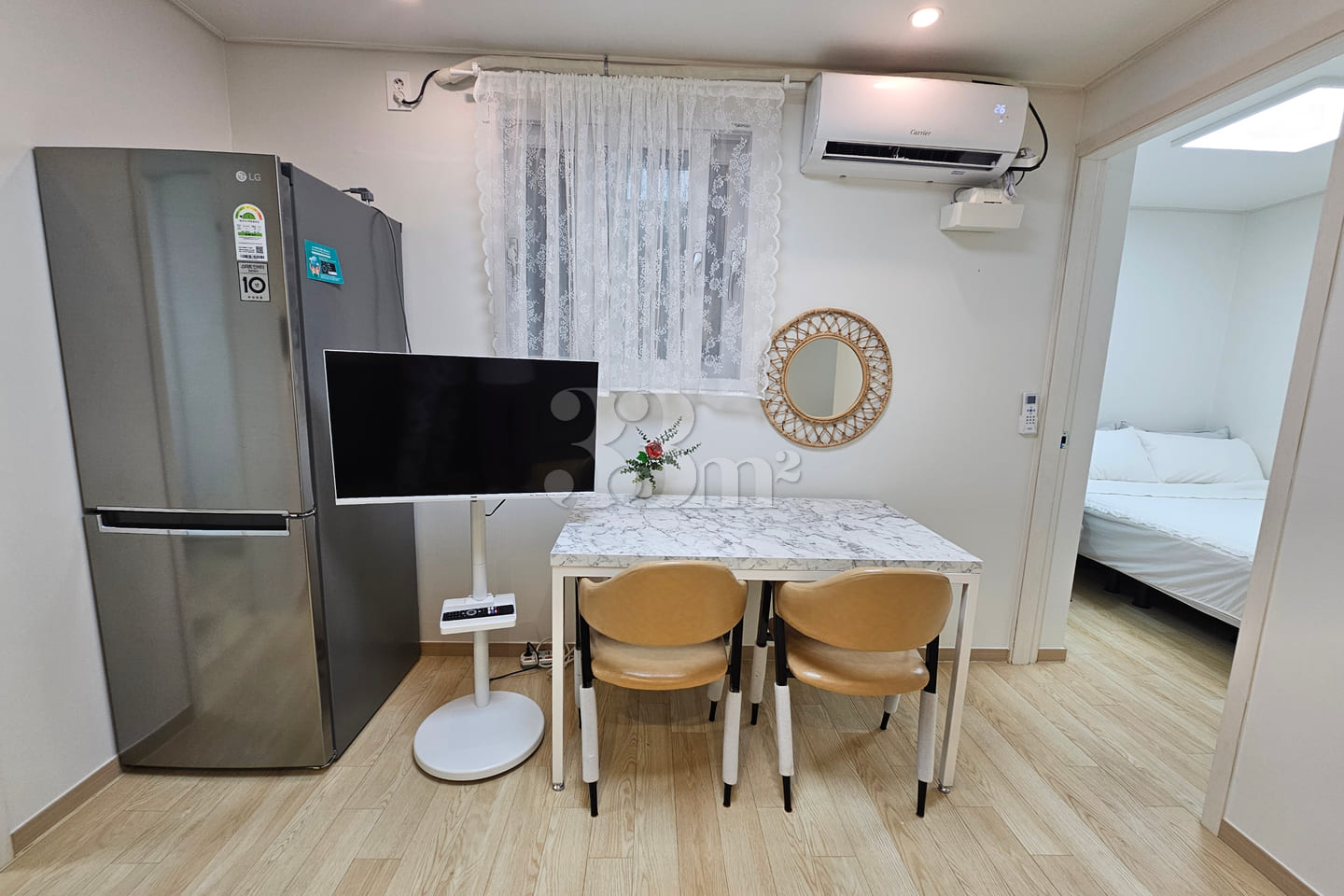 ❤️Newly built, fully furnished❤️202 6th image