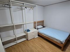 깨끗하고 밝은 방 1번째 이미지