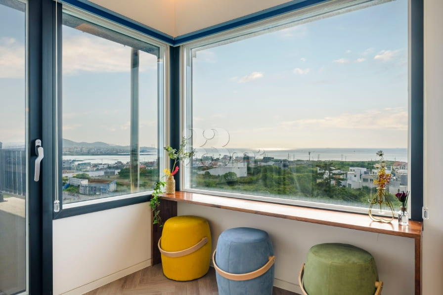 Fantastic Ocean View Luxury Home 3th image