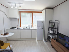 Studio with convenient parking 🏠 Unit 203 1th image