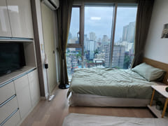 A popular spot with a great city view from it 7th image