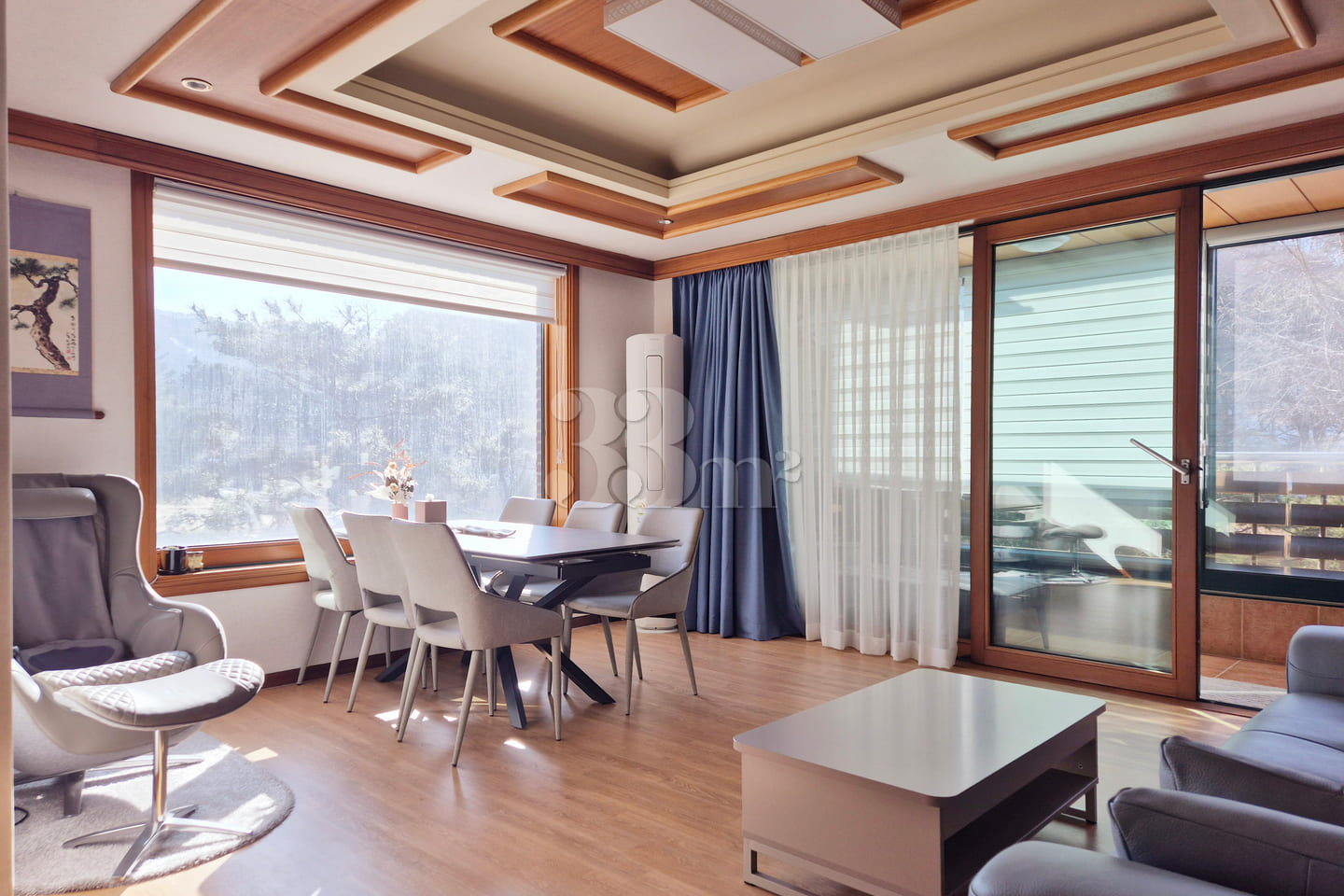 Spacious 3-bedroom villa with mountain views 0th image