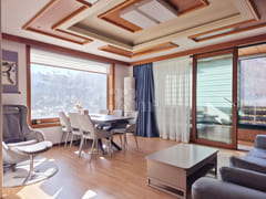 Spacious 3-bedroom villa with mountain views 0th image