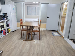 2 bedrooms, 2 queen beds, 1 single bed 1th image