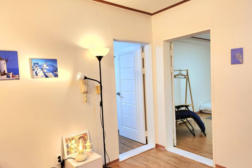 #8신촌홍대2룸3퀸침대