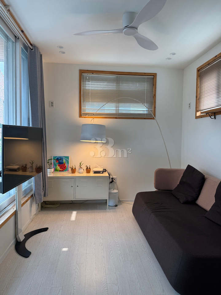 Hanok Village Renovation: Second Floor 방 이미지
