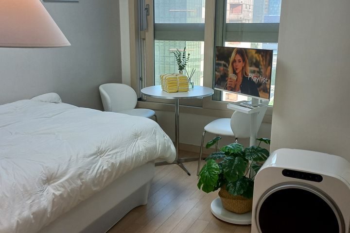 5 mins from Gadi Station ❤️ Fully furnished ( 5th image